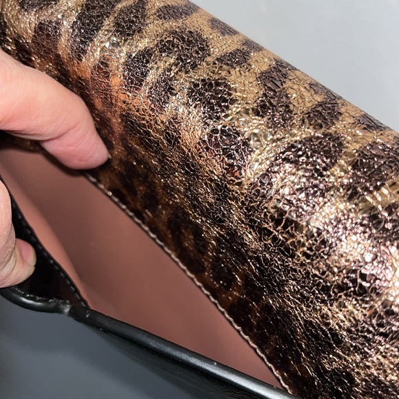 kate spade Nicola Metallic Leopard Twistlock Leather Shoulder Bag - Picture 17 of 17